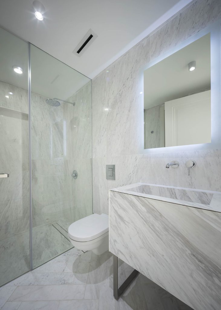 apartamento modelo baño